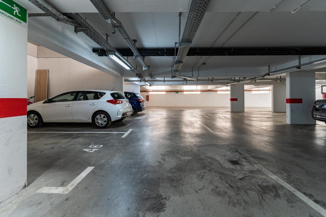 City Lux Apartment 1- With Garage And Balcony 扎达尔 外观 照片